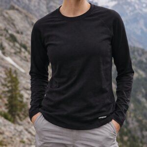 Vintage Patagonia Black Capilene Performance Longsleeve Baselayer Top Black M